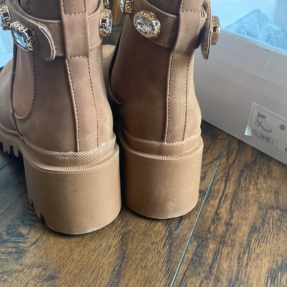 Follow Me Boots - Picture 3 of 6